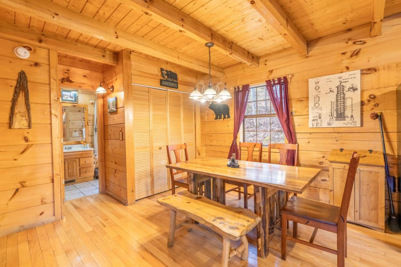 Moonshine Ridge Cabin With Hot Tub And Fire Pit Pigeon Forge Exterior foto