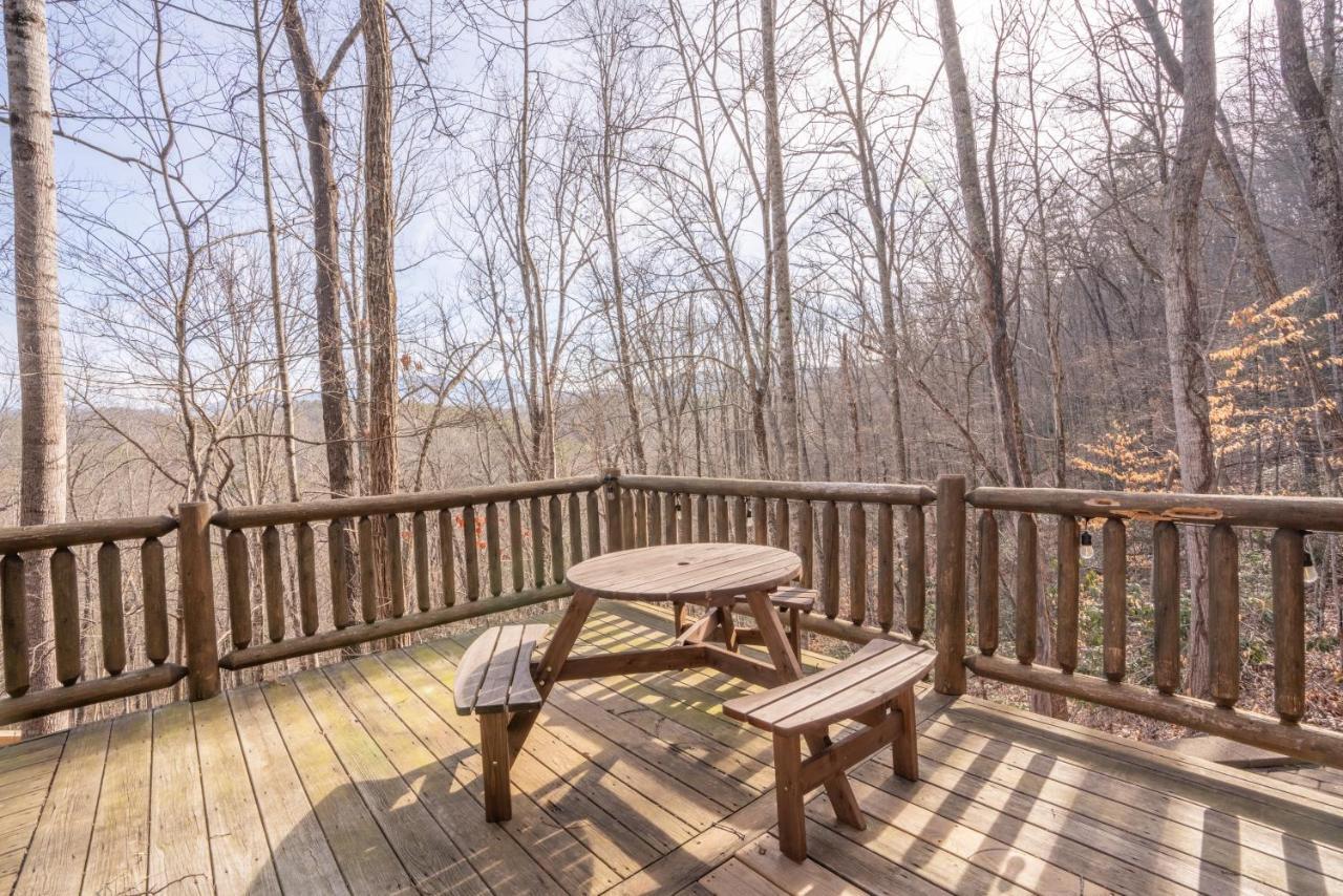 Moonshine Ridge Cabin With Hot Tub And Fire Pit Pigeon Forge Exterior foto